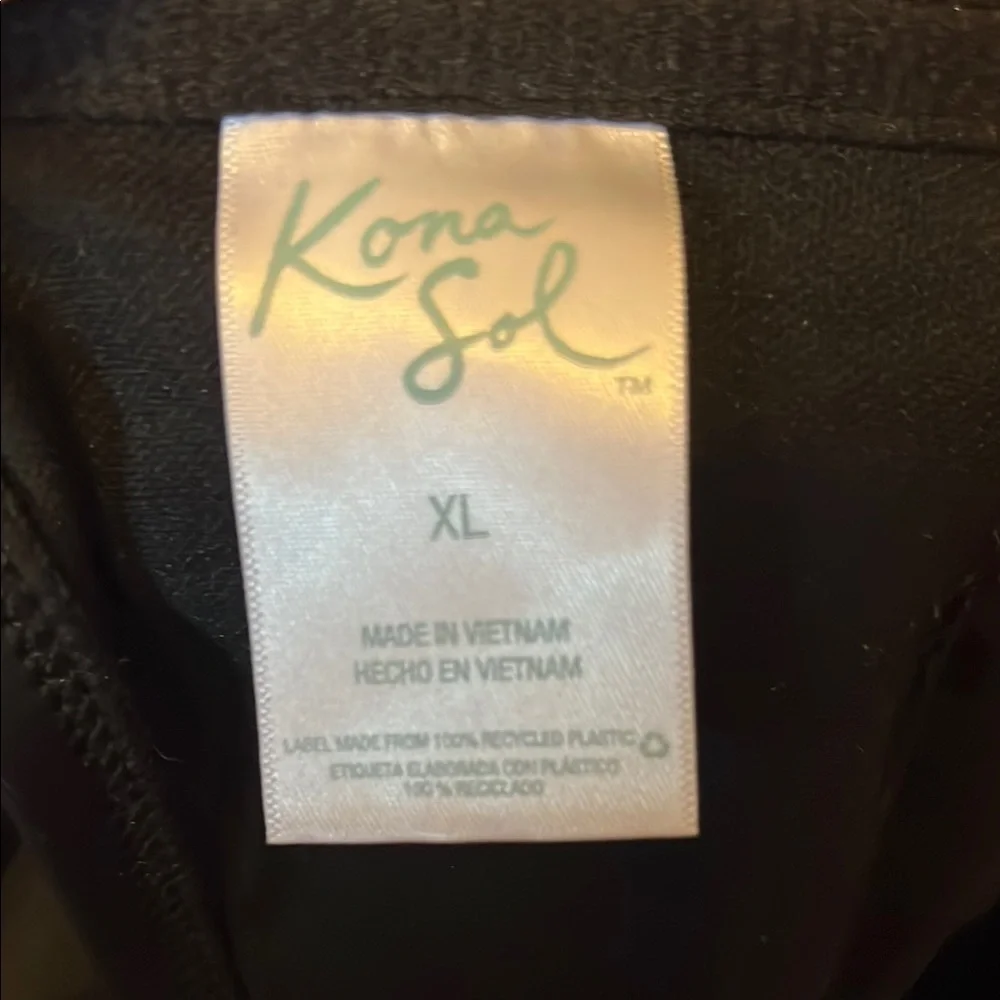 XL black swim one piece, with cute textured trim - Picture 8 of 10